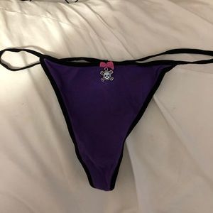 Ladies g- string, size 8